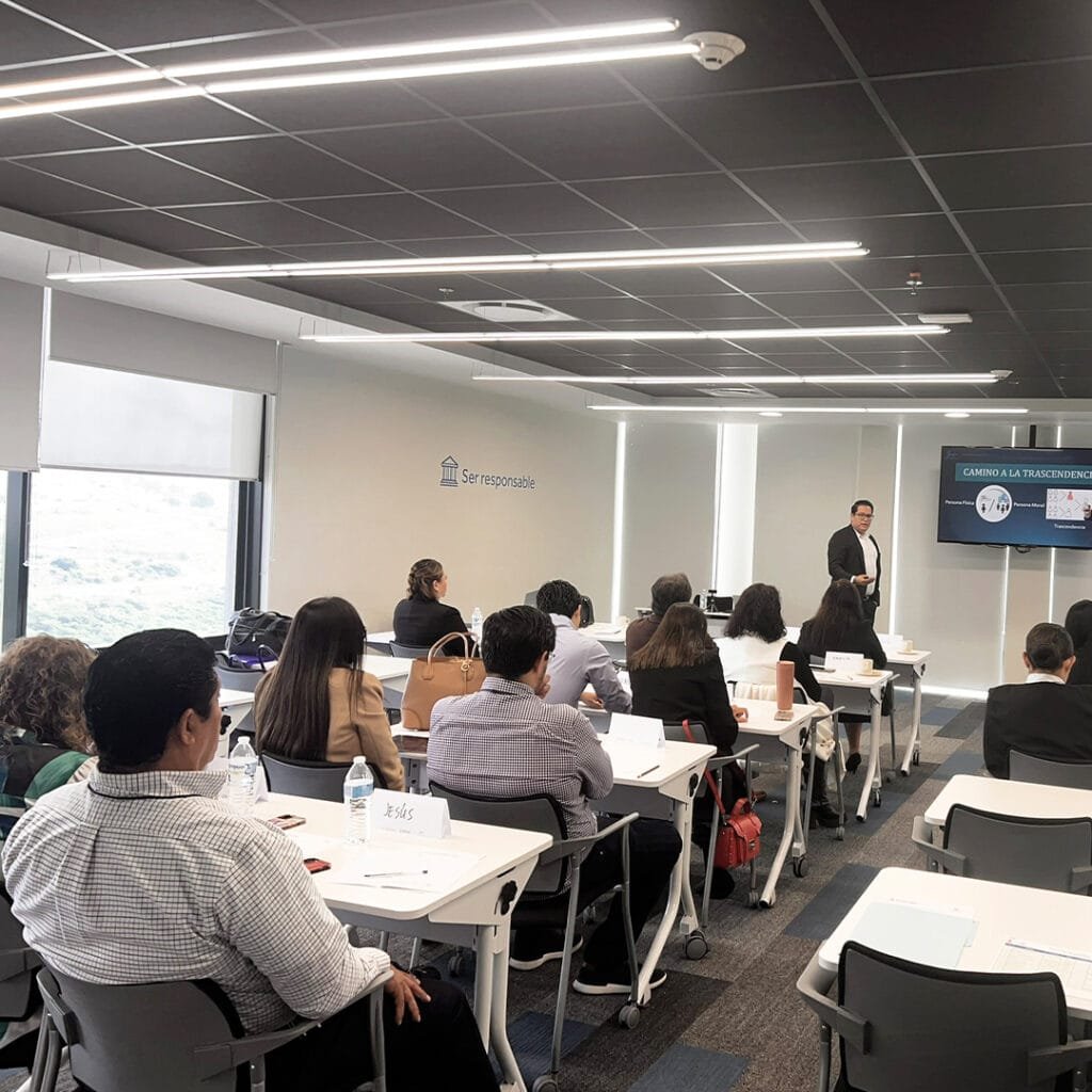 Legado Empresa y Familia, Simposium de Empresas Familiares.